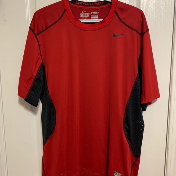 Nike Pro Combat Athletic Training T-Shirt - Picture 7 of 12